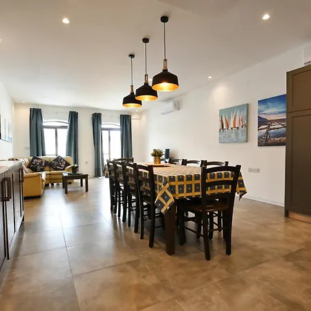 Charming And Tranquil House *