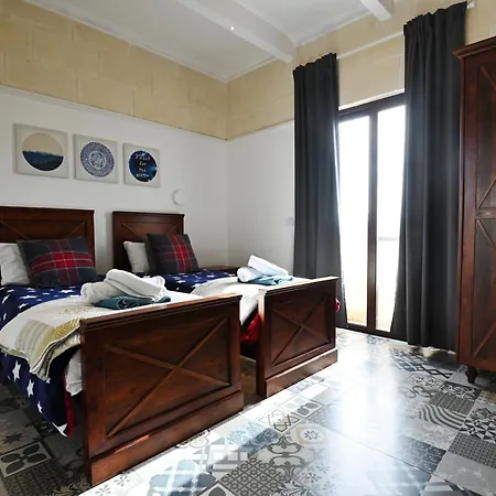 Charming And Tranquil House Willa