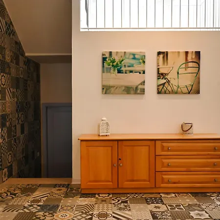 Willa Charming And Tranquil House *