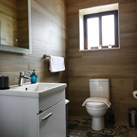 Charming And Tranquil House Willa